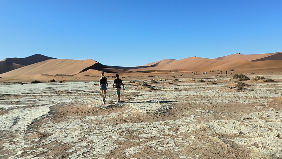 Lya et Eloan vers Big Daddy