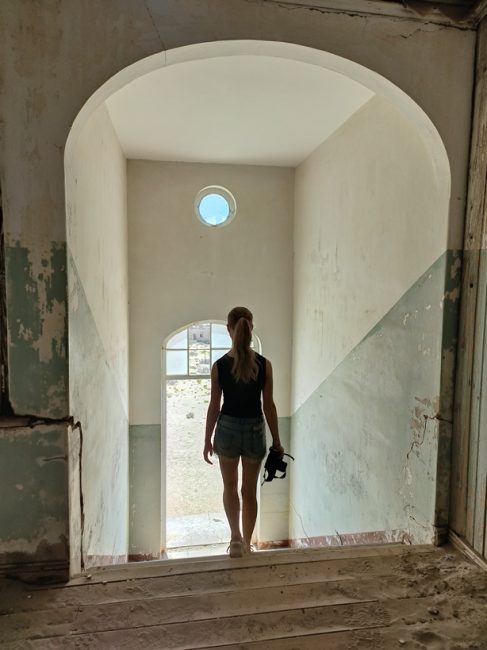 Lya à Kolmanskop